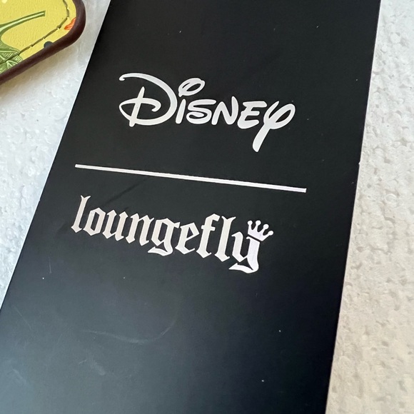 Disney x Loungefly Bambi Portrait Floral Cardholder NWT Deer Card ID Holder - Picture 4 of 7